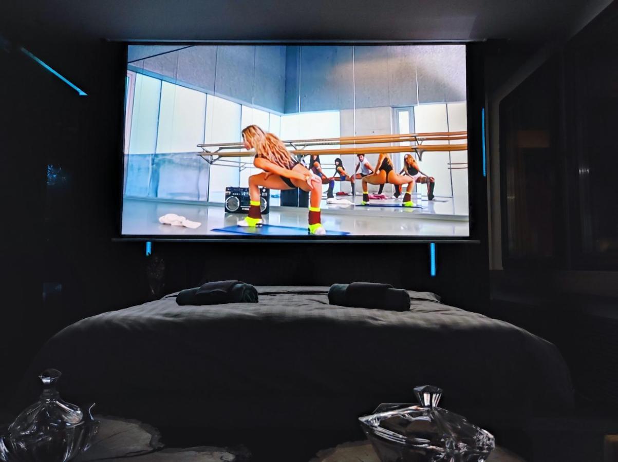 Pentlux - Spa Penthouse In The Heart Of Szkopje Kültér fotó
